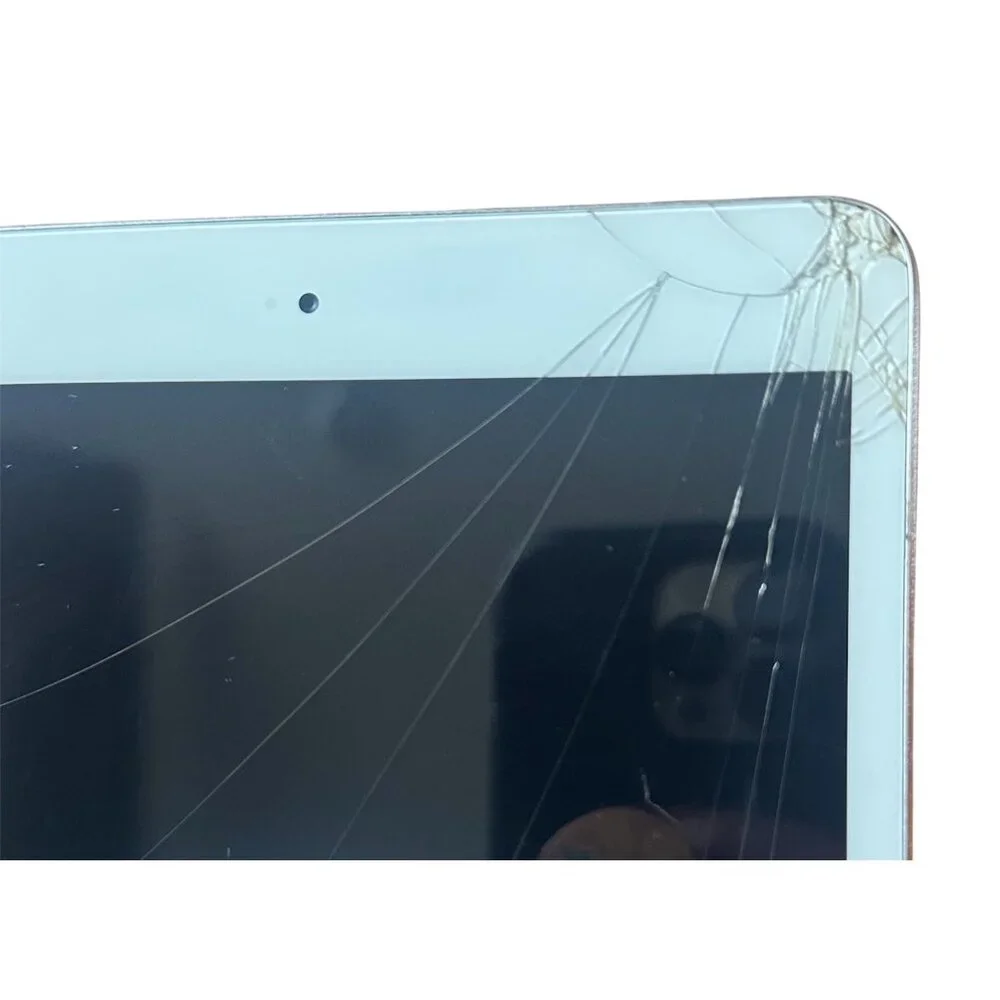 Apple iPad Mini 1st Gen (A1432) 16GB Wi-Fi Tablet Silver Cracked Screen